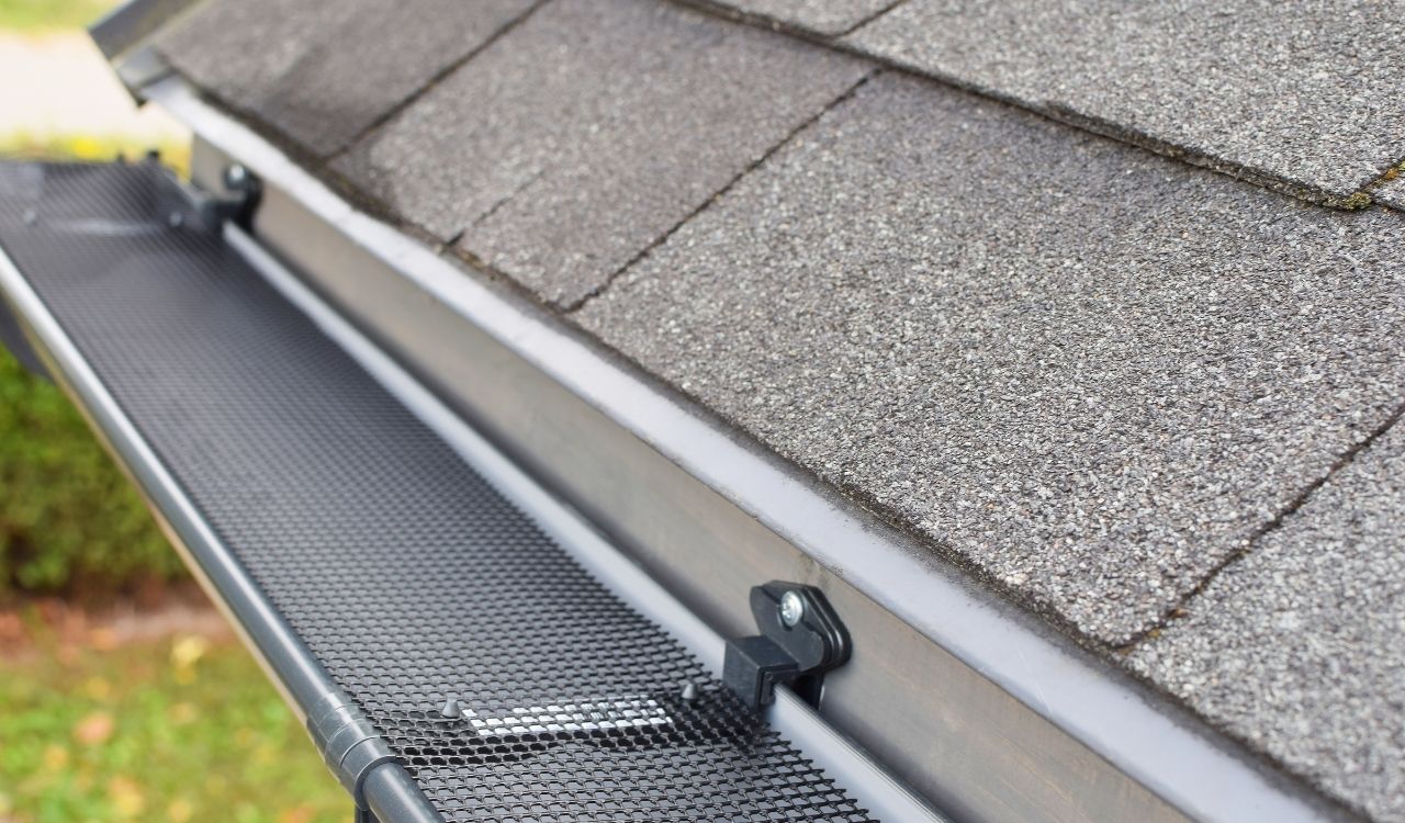 Seamless aluminium gutter system by Scarlet Roofing & Gutters
